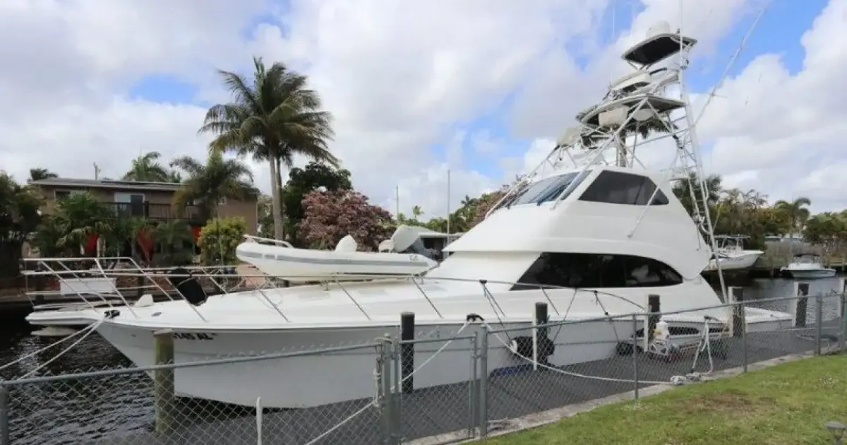 2004 Riviera Enclosed Flybridge 62 for Sale in Florida