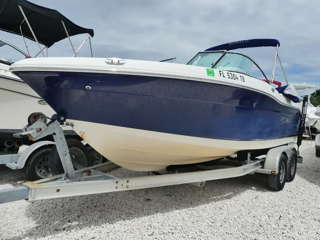 Used Robalo R207 2014 Robalo R207 DC for Sale in Bradenton, Florida | Rightboat
