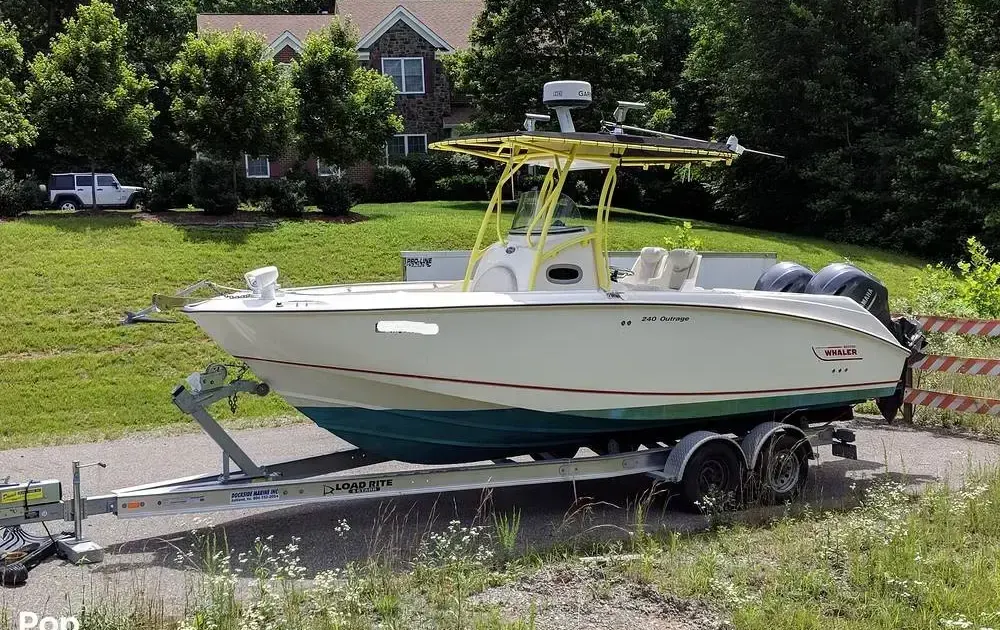 2004 Boston Whaler 240 Outrage for Sale in Fredericksburg