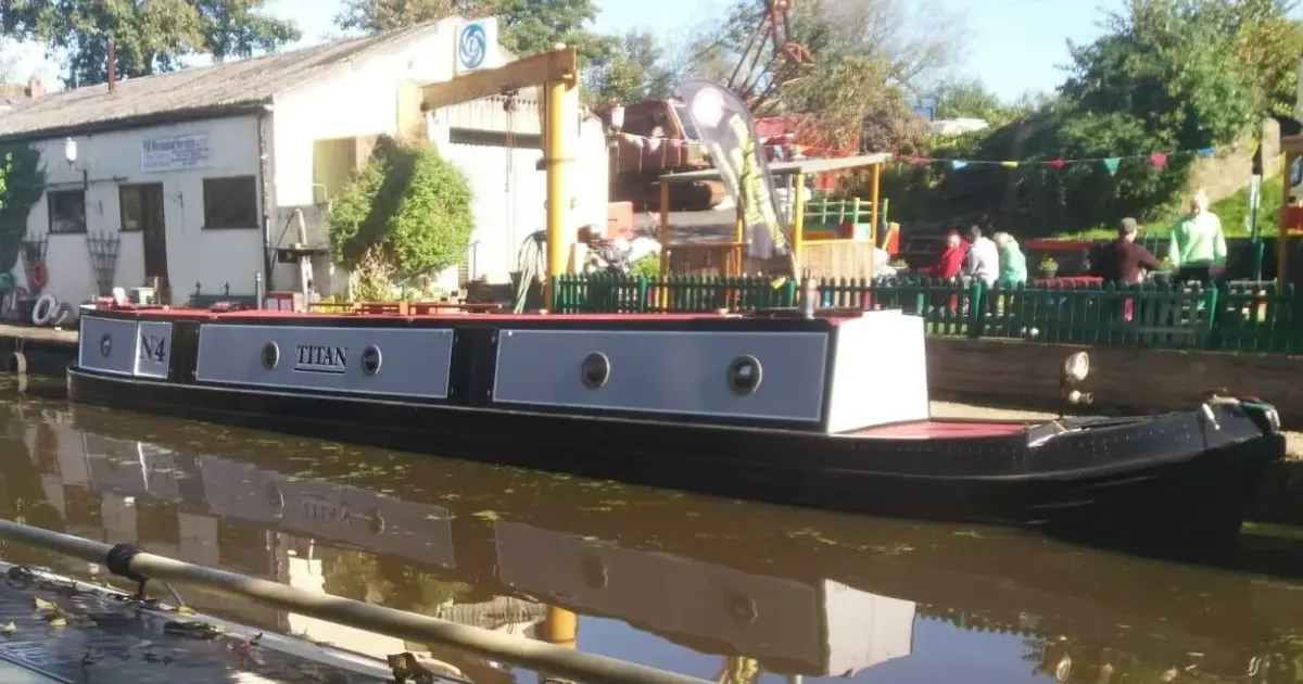 1999 Marque Narrowboats 60 for Sale in Lancashire, England