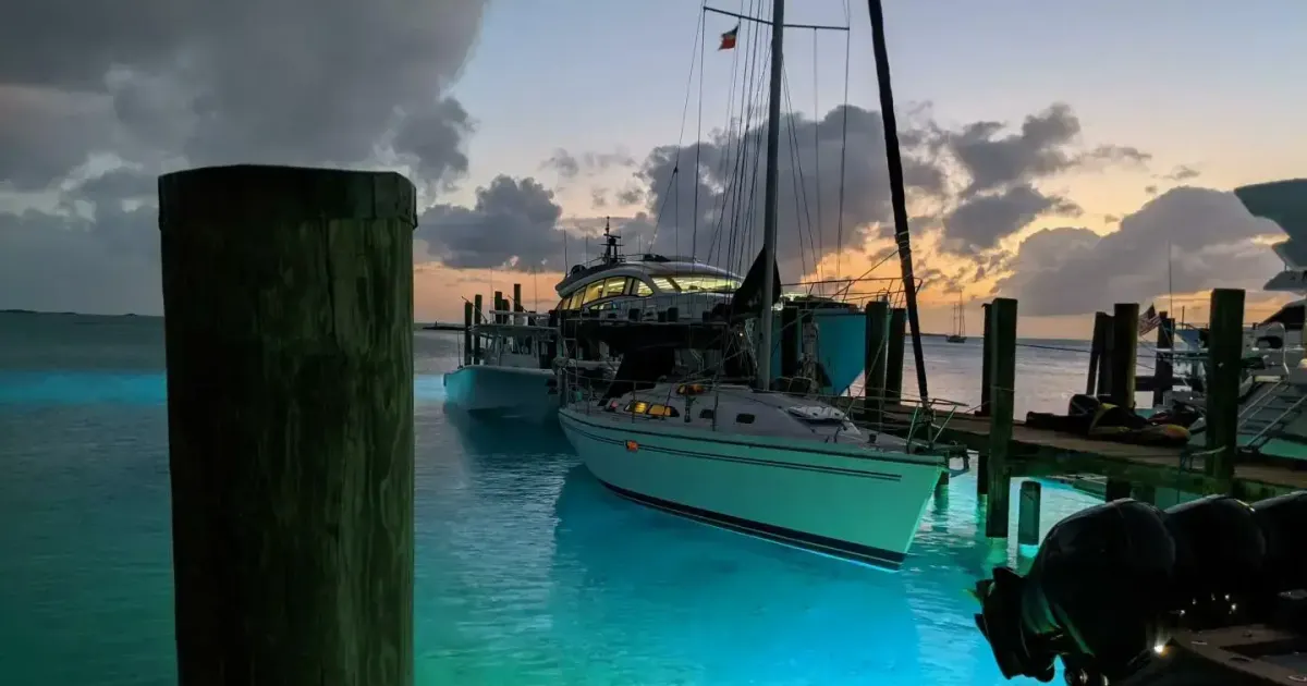 2005 Catalina 350 for Sale in Indiantown, Florida