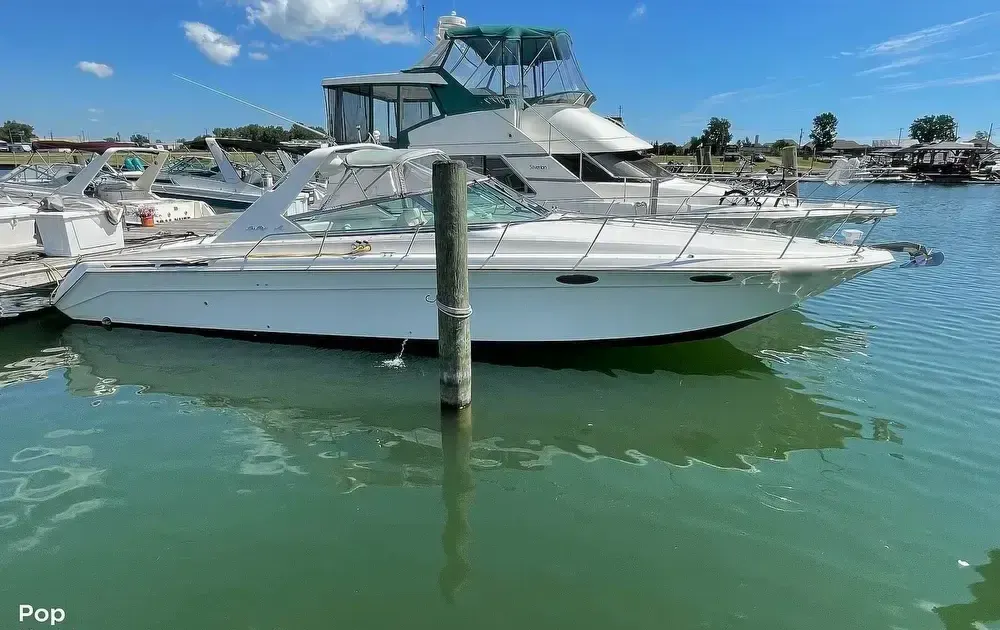 1997 Sea Ray 380 Sun Sport for Sale in Detroit, Michigan