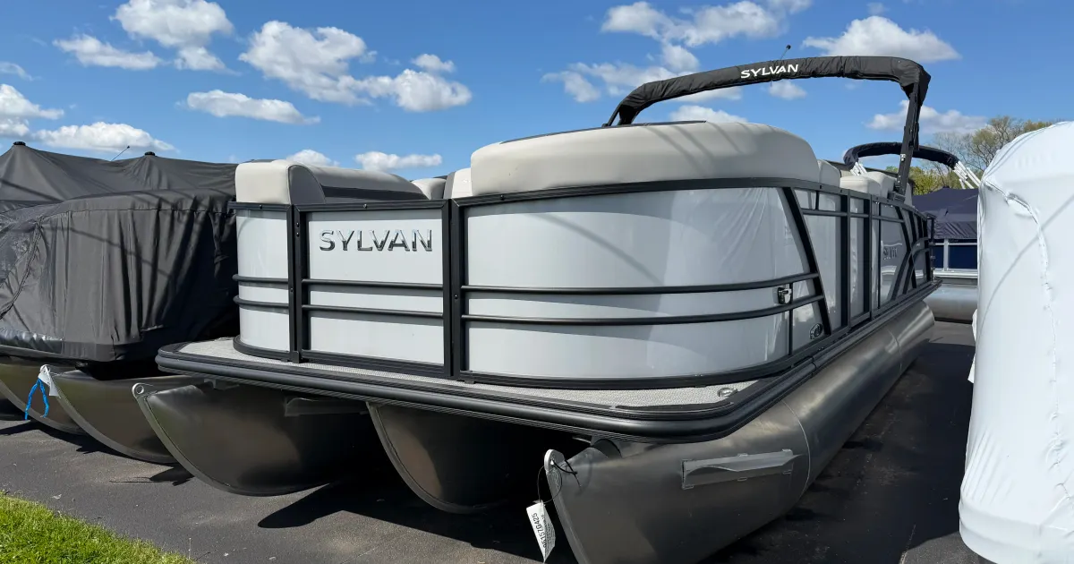 2025 Sylvan L3 LZ for Sale in Antioch, Illinois