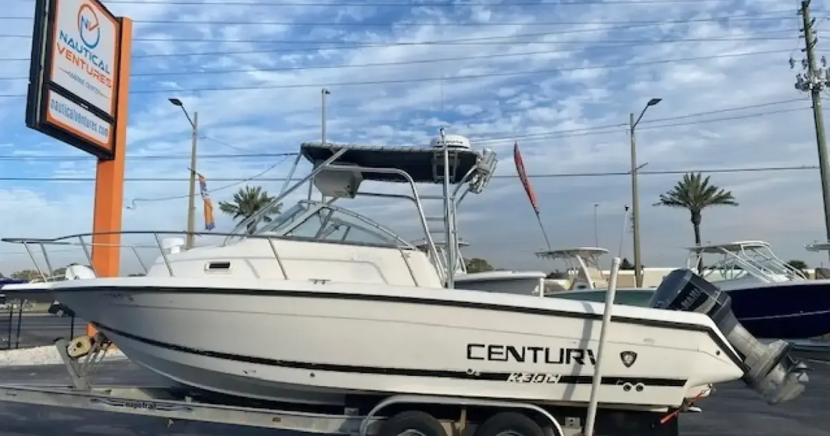 2001 Century 2300 WA for Sale in Tampa Bay, Florida