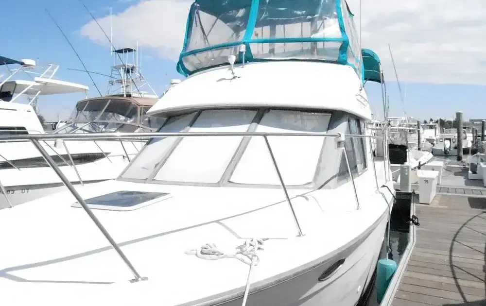 1995 Carver 325 for Sale in Wildwood, New Jersey