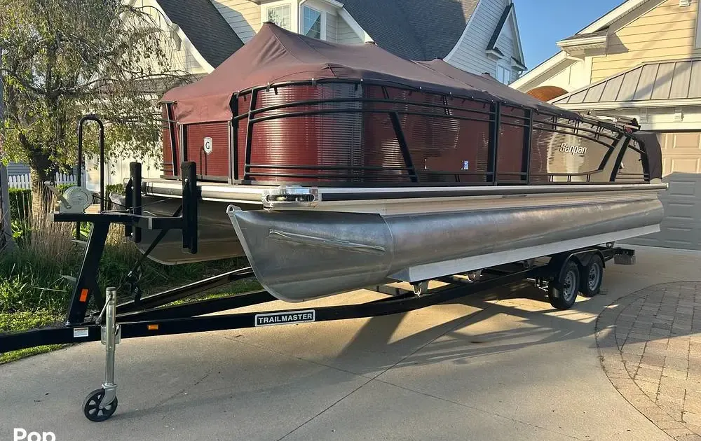 2018 Godfrey Aquapatio 235 ULW for Sale in Fenton