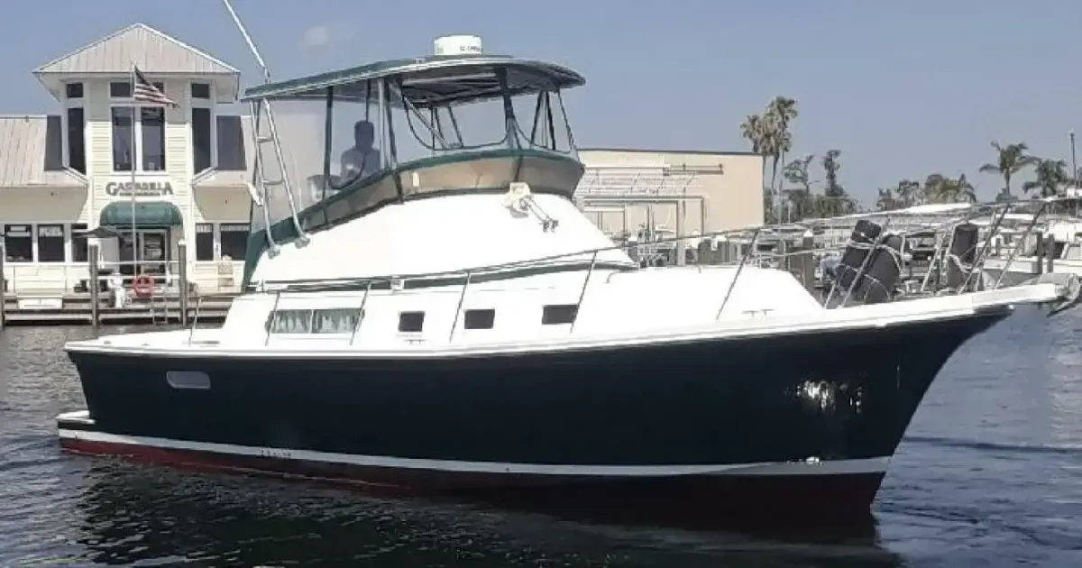 2001 Albin 32 Command Bridge for Sale in Placida, Florida