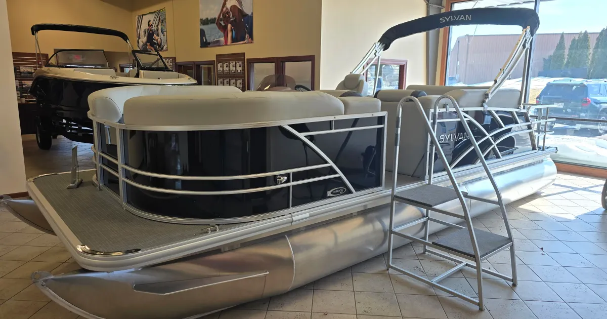 2025 Sylvan Mirage 822 CLZ for Sale in Oshkosh, Wisconsin