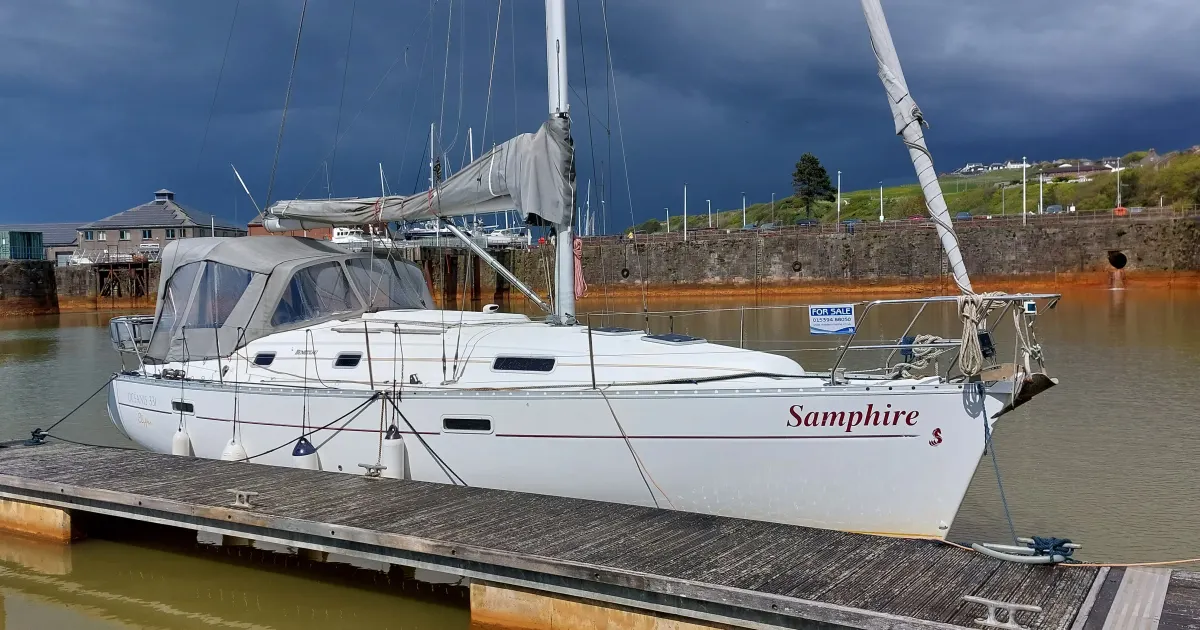2001 Beneteau Oceanis Clipper 331 for Sale in Whitehaven