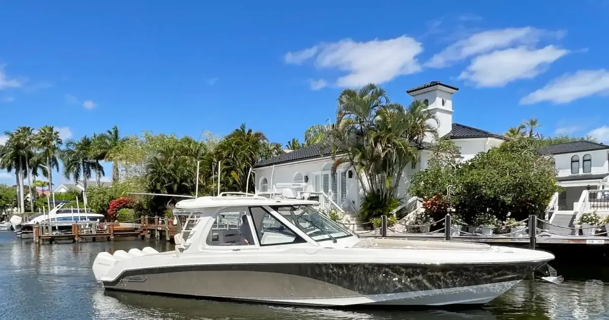 2020 Boston Whaler 380 Realm for Sale