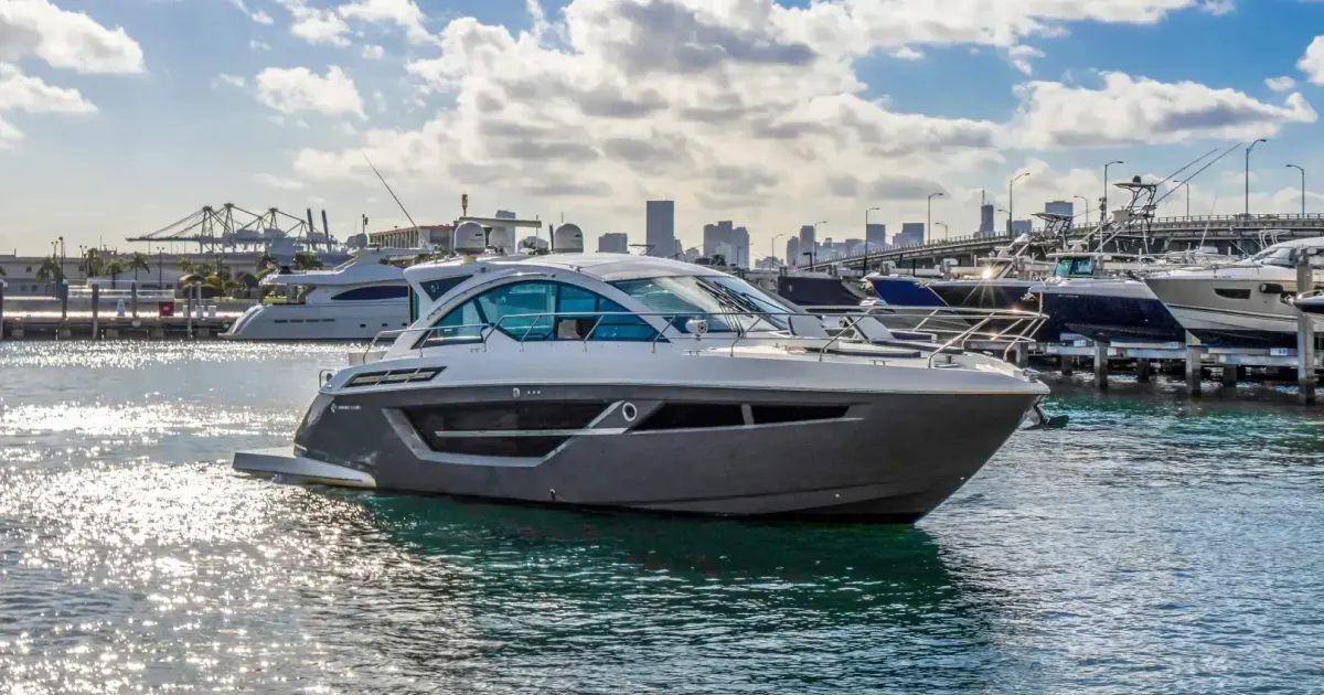 2019 Cruisers Yachts 50 Cantius for Sale in Miami