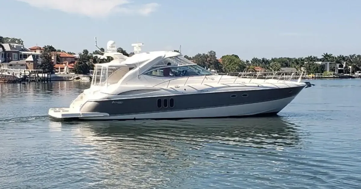 2007 Cruisers Yachts 520 Express for Sale