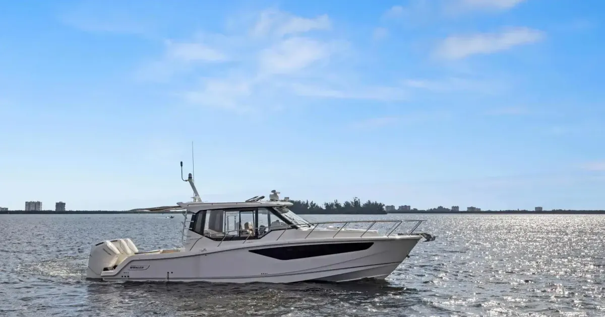 2022 Boston Whaler 405 Conquest for Sale in Fort Pierce