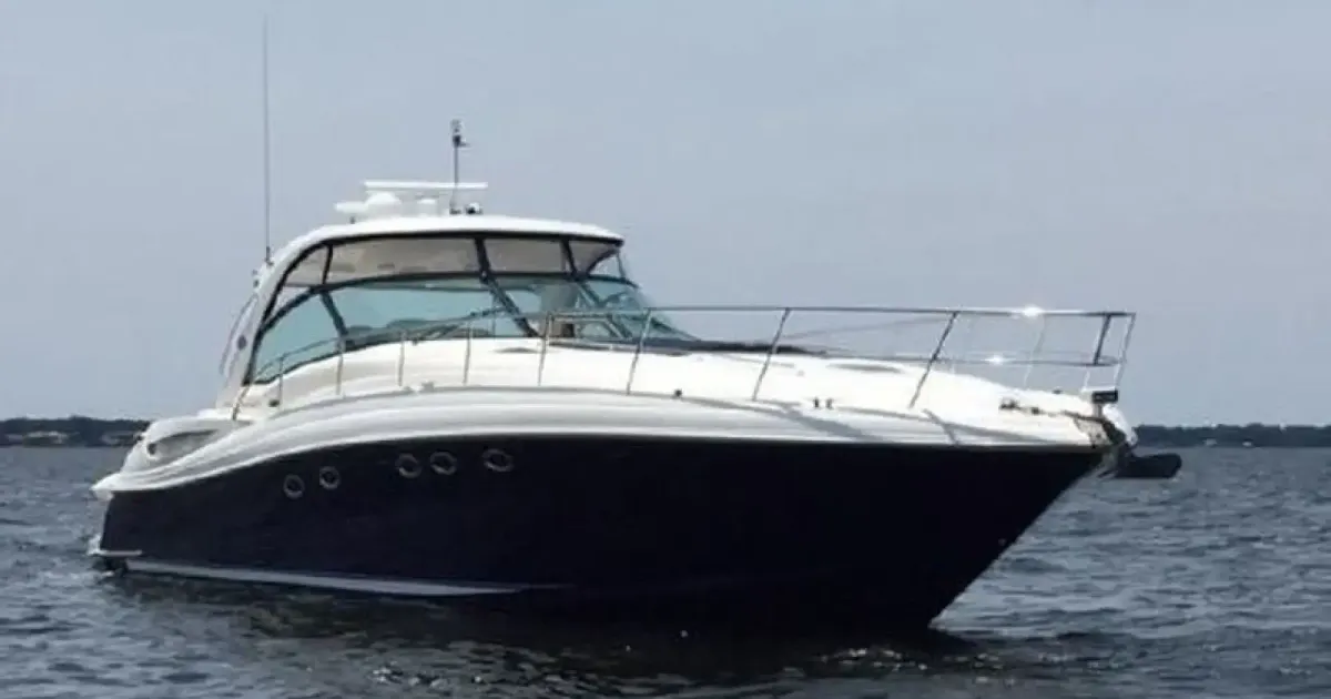 2005 Sea Ray 330 Sundancer for Sale in Warwick