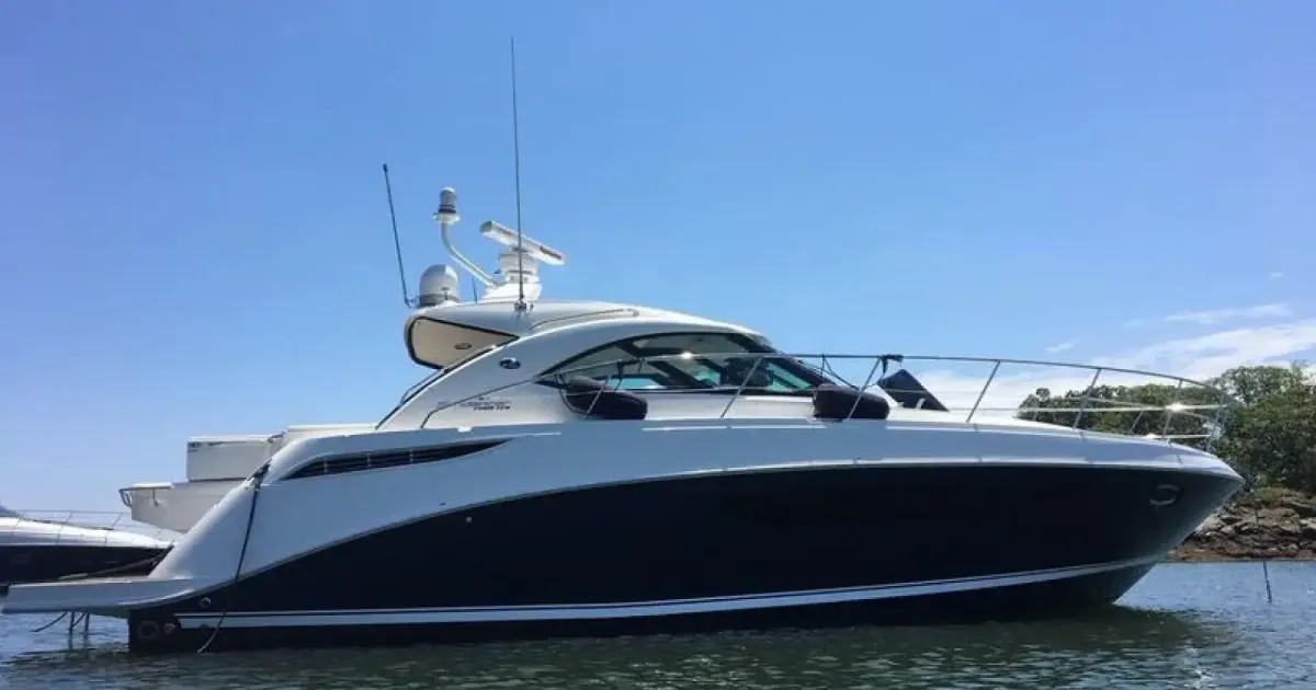 2013 Sea Ray 330 Sundancer for Sale in Stamford