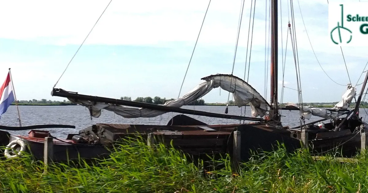 1893 Tjalk Paviljoen 18.00 Varend Woonschip for Sale