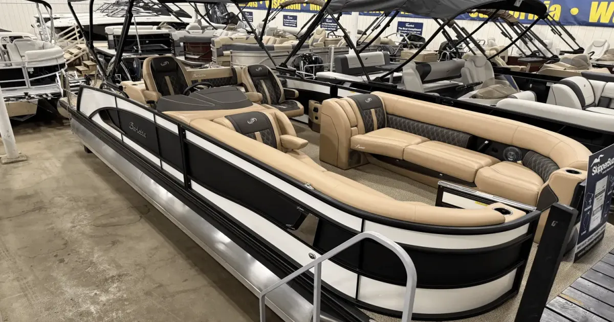 2025 Barletta Lusso 25UC for Sale in Oshkosh, Wisconsin