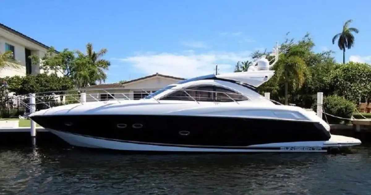2013 Sunseeker Portofino 31 for Sale in Aventura, Florida