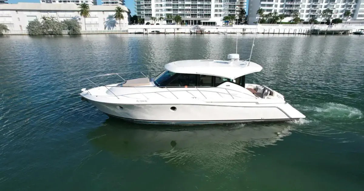 2018 Tiara Yachts 39 Coupe for Sale in Miami Beach
