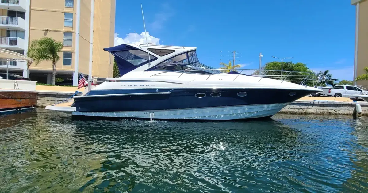2007 Regal 4460 Commodore for Sale in North Miami