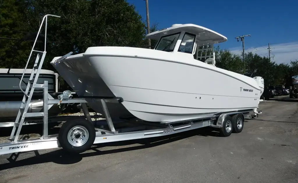 完売再製作⭕️2,500円お安く!◎VOLAN◎TWIN KEEL 8 2027 Twin Vee 260 GFX CC for Sale in Lake Placid, Florida | rb716093
