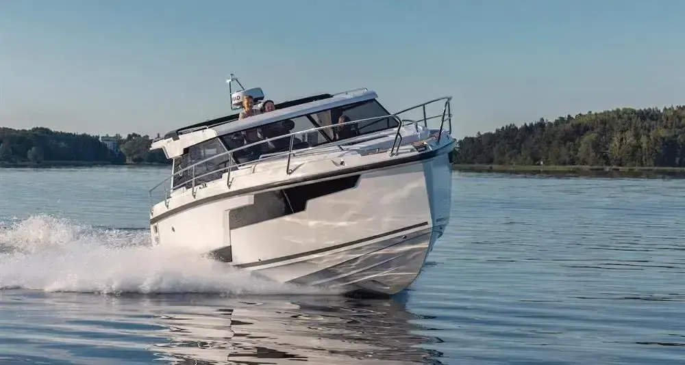 2024 Aquador 30 HT for Sale in Lymington, England