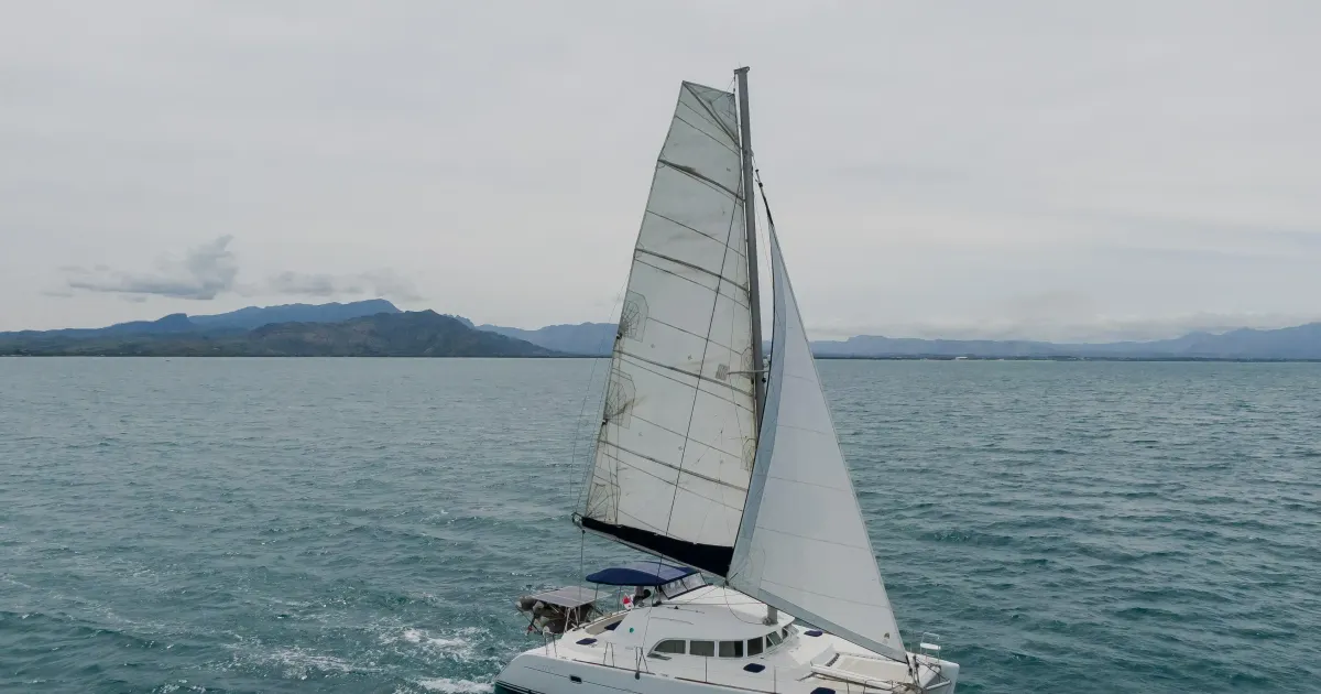 2001 Lagoon 380 for Sale in Naisoso Island, Fiji