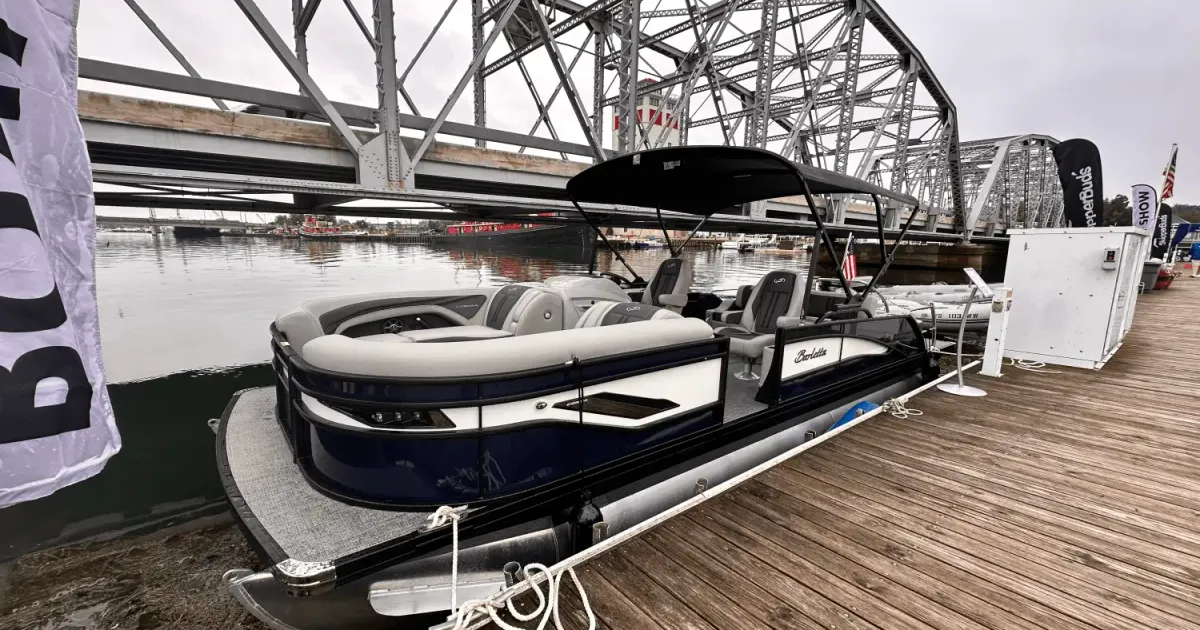 2025 Barletta Corsa 23UC for Sale in Oshkosh, Wisconsin