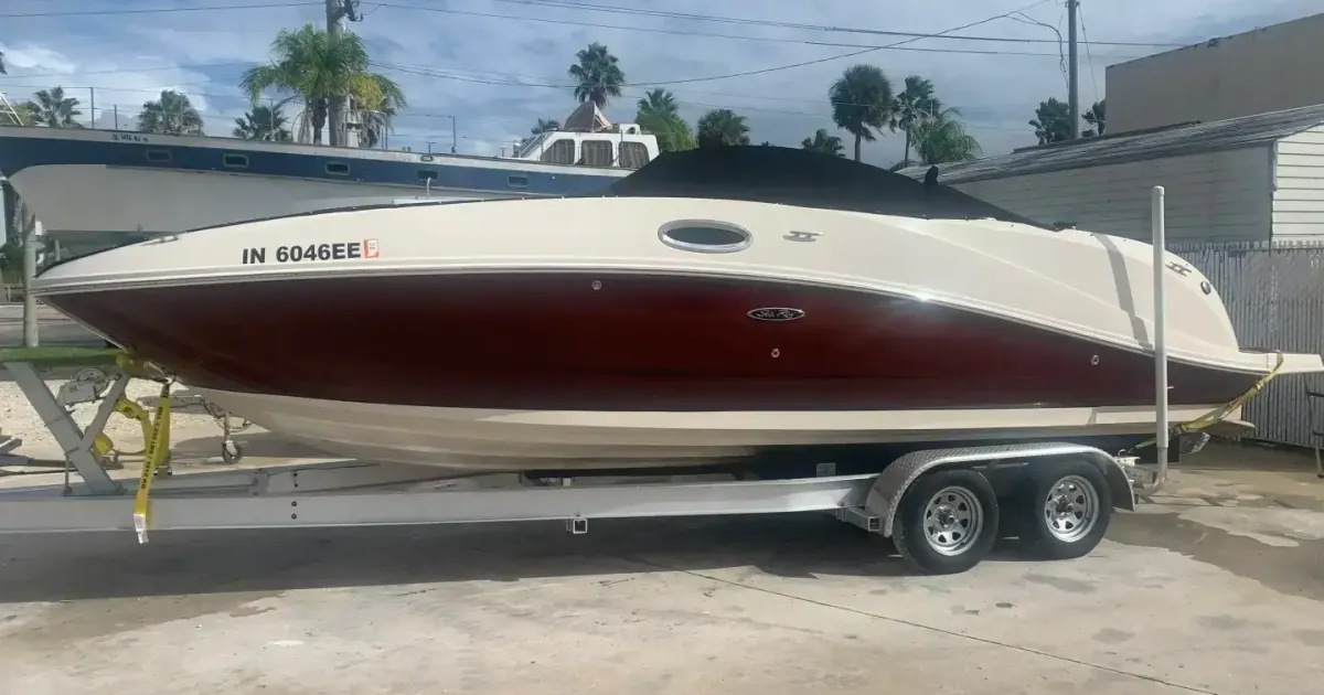 2007 Sea Ray 240 Sundeck for Sale in Hobe Sound, Florida