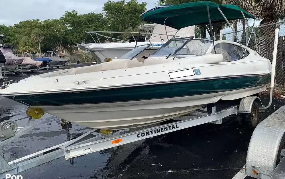 2000 Regal 1900 for Sale in Miami, Florida