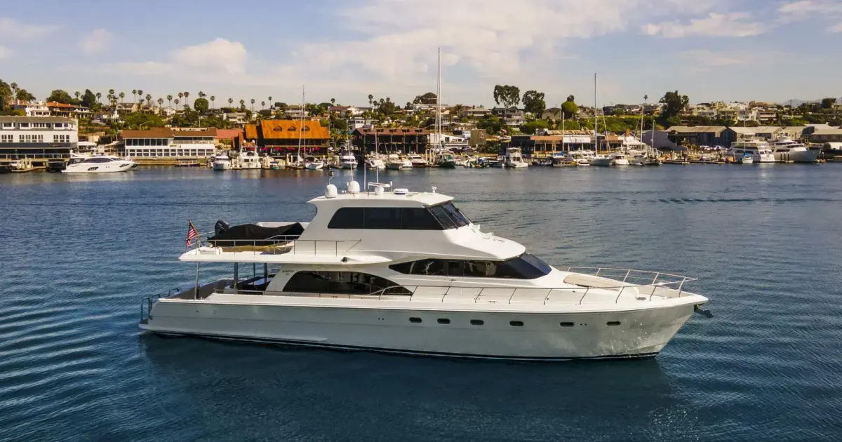 2007 Hampton Cockpit Motoryacht for Sale in Newport Beach